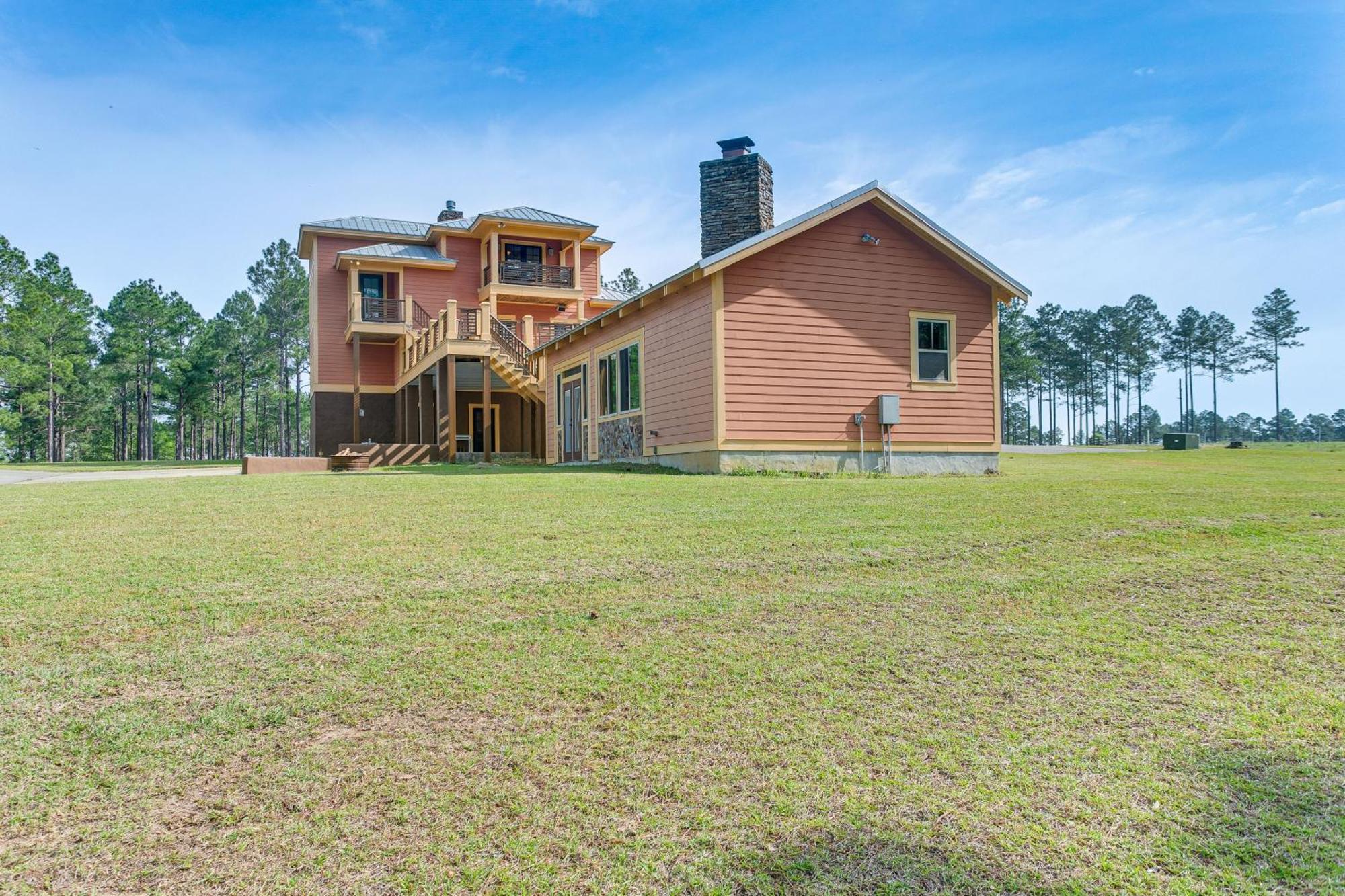 Secluded Home With Deck - Near Downtown Fitzgerald! Esterno foto